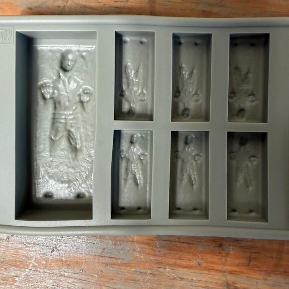 Lot Of 8 STAR WARS Silicone Ice Trays Baking Molds Chocolate Jello Candy Mold - Picture 7 of 11